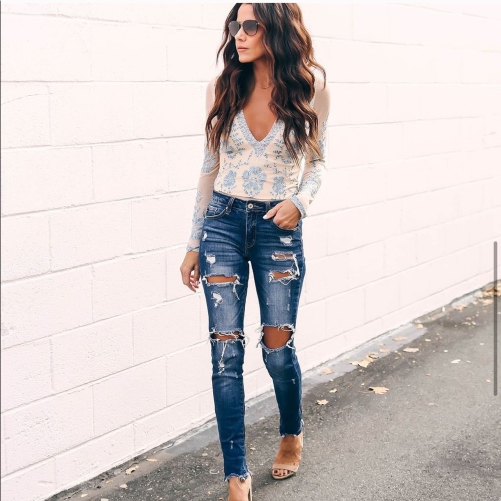 VICI IRIS EMBROIDERED LACE BODYSUIT